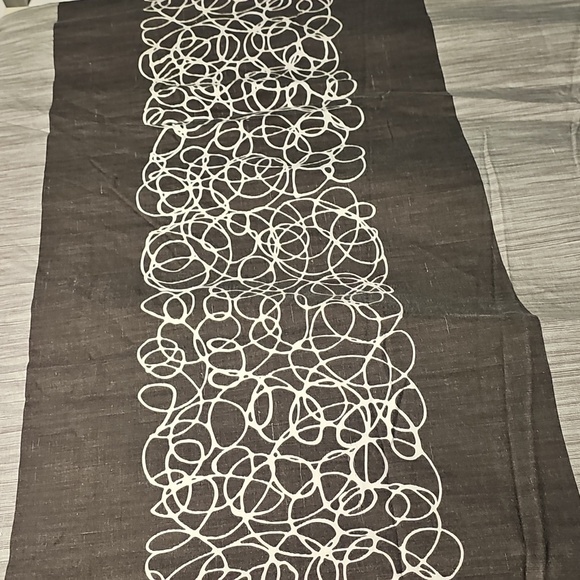 Reversible Queen Duvet Set - Picture 6 of 7